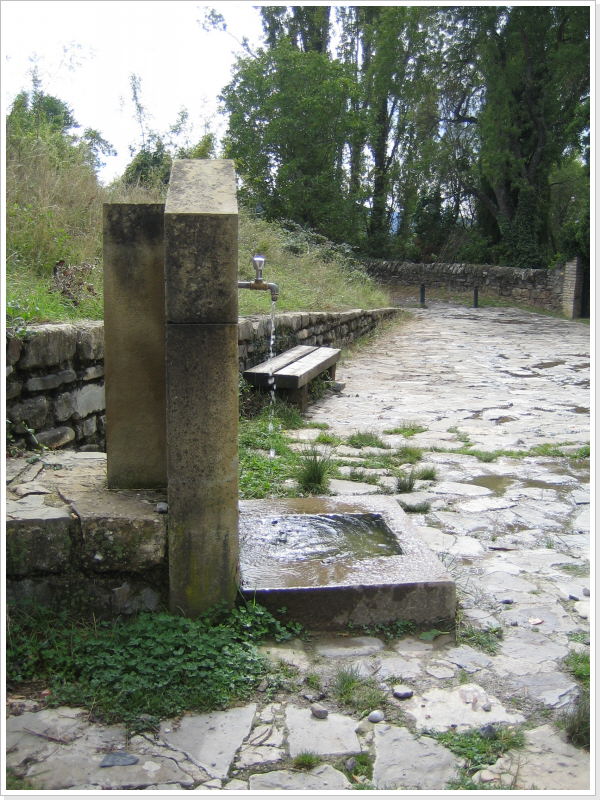 Der funktionierende Brunnen an der Ermita de San Cristobal