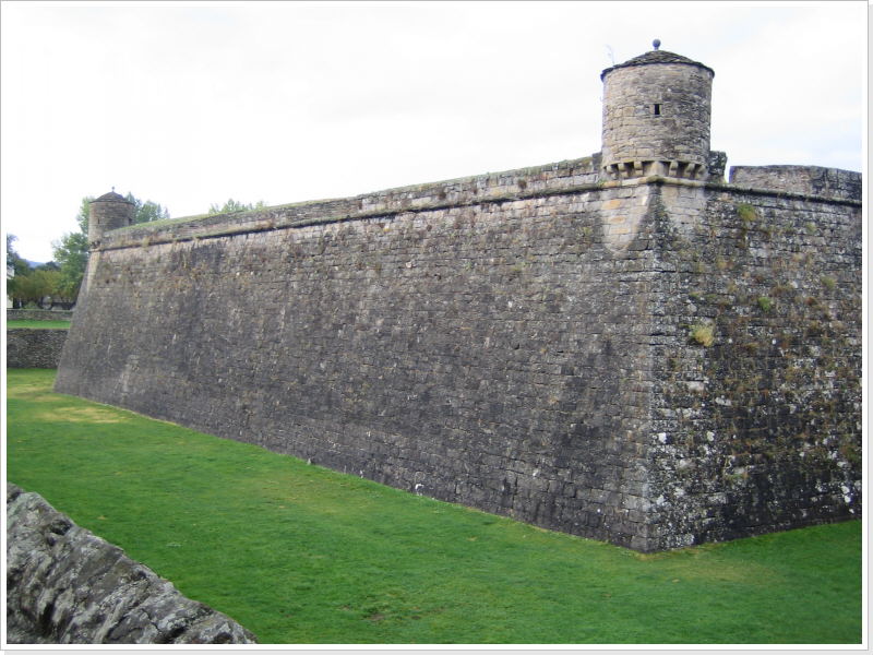 Außenmauer der Zitadelle von Jaca